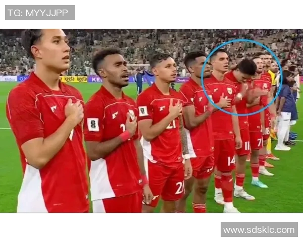 足球明星拍手瞬间精彩合集展现球场魅力与激情的完美时刻