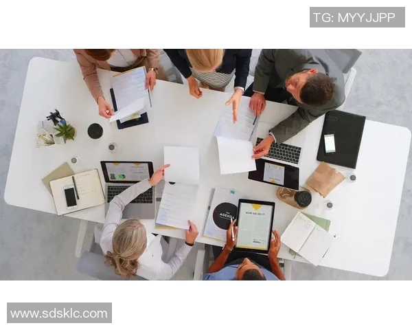 广州乒乓球队在洲际杯中的团队协作表现分析与点评