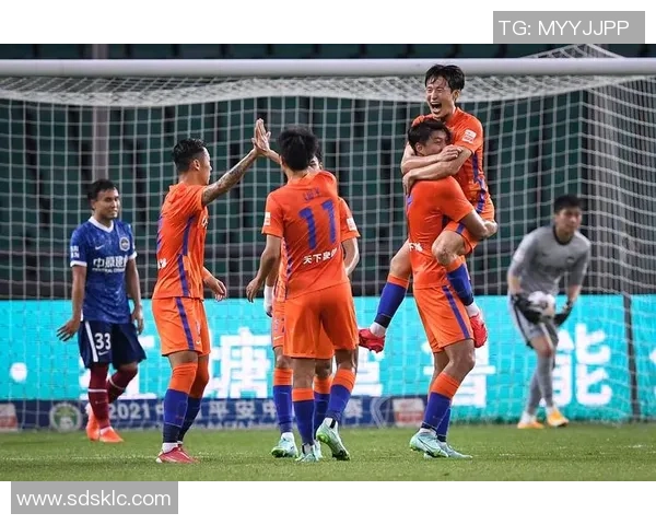 南京足球队以56分领跑奥运会积分榜展现强劲实力和团队合作精神