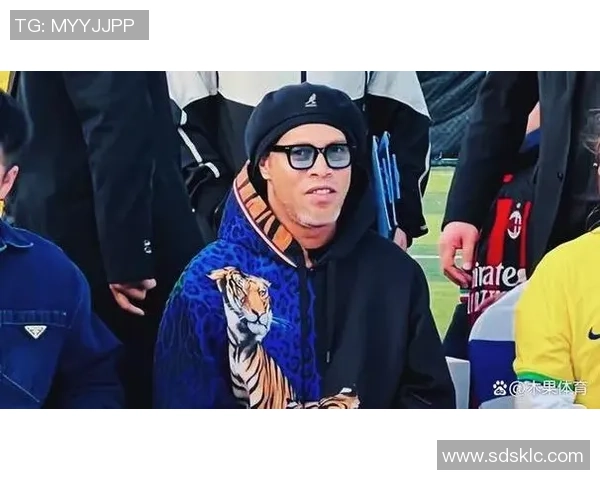 足球明星小罗因场外冲突引发争议引发球迷热议与媒体关注 足球明星小罗因场外冲突引发争议引发球迷热议与媒体关注