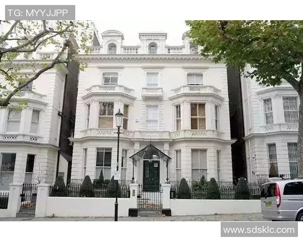 探秘足球明星奢华豪宅背后的生活与财富故事