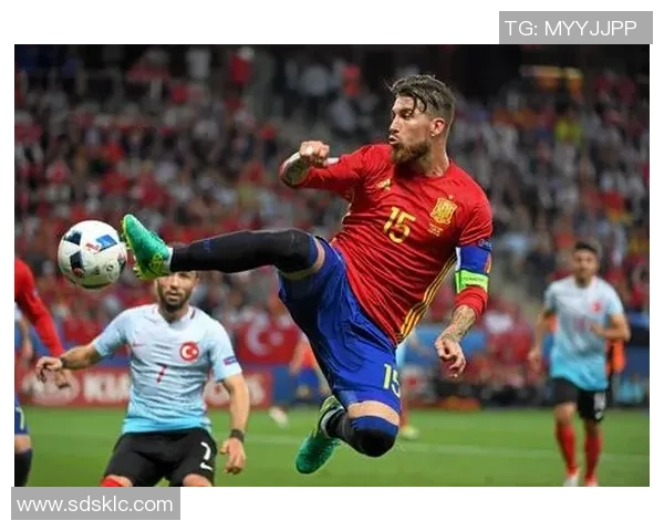 足球明星意外受伤瞬间合集精彩回顾与分析