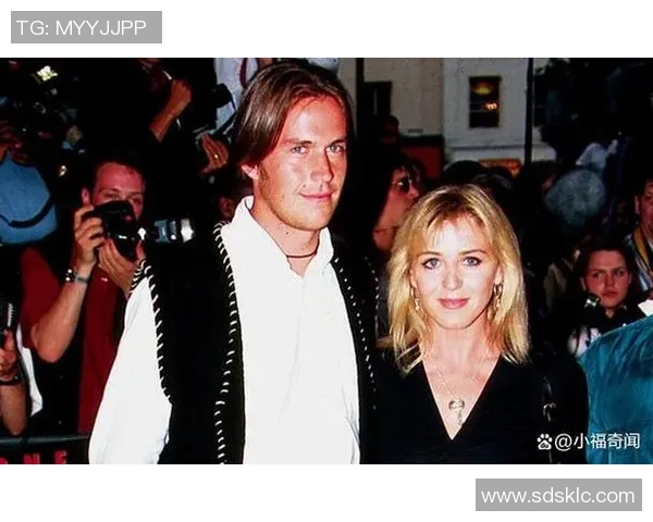 足球明星们的女友们:她们背后的故事与生活揭秘 足球明星们的女友们:她们背后的故事与生活揭秘